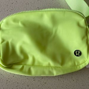 Lululemon everywhere belt bag faded zap